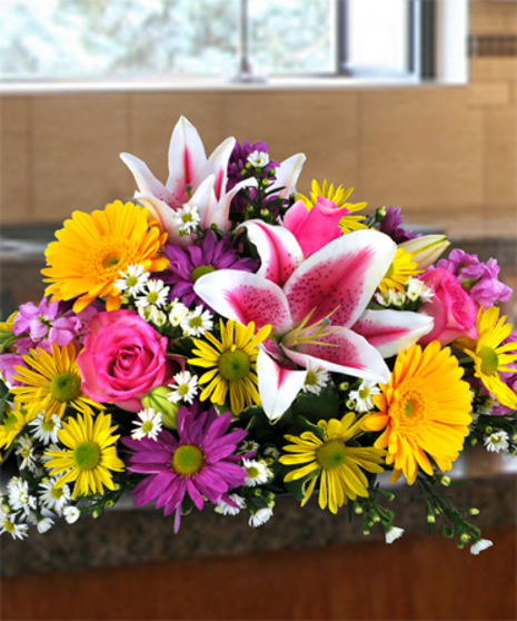 Easter Centerpiece with spring flowers for round tables