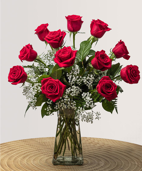 One Dozen Timeless Red Roses